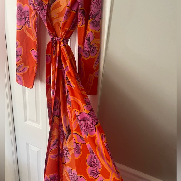 Gorgeous floral print Kimono - Picture 5 of 9